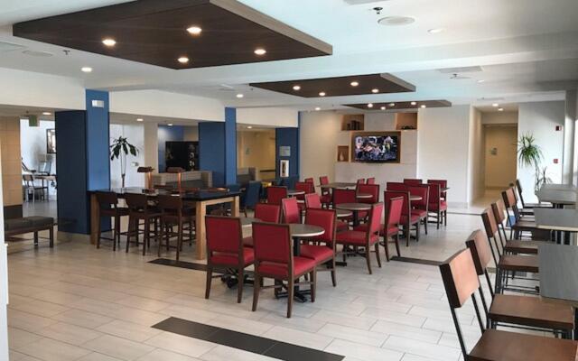 Holiday Inn Express Hotel & Suites Tracy by IHG