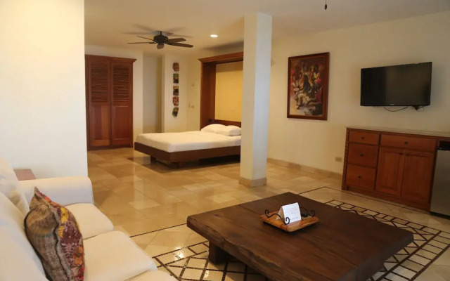 The Colonial at Jaguar Reef