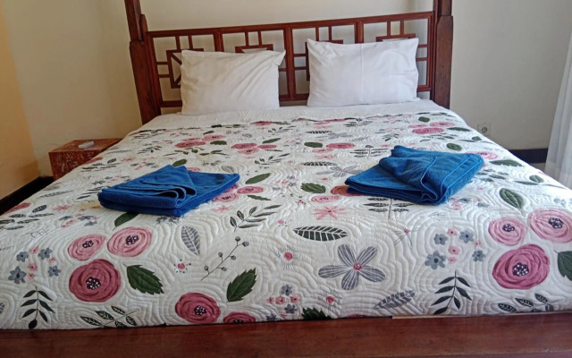 Rumah Paros & Gallery