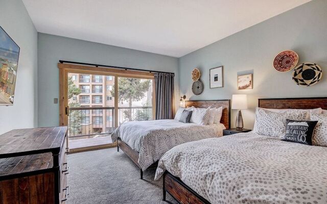 Mountainwood 301 2 Bedroom Condo by RedAwning