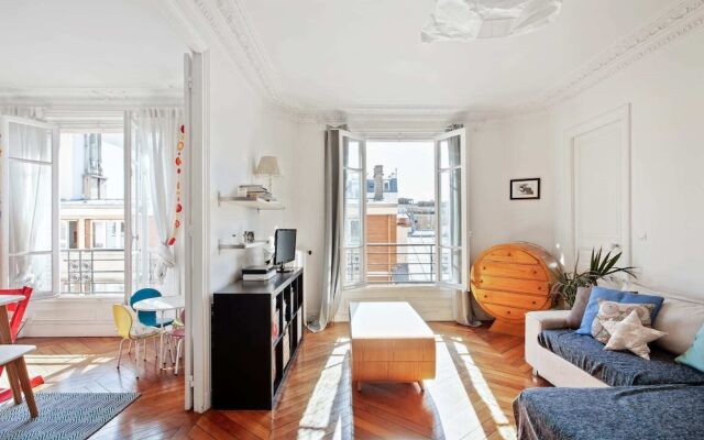 Beautiful And Charming Flat For 4 In The Centre Of Paris