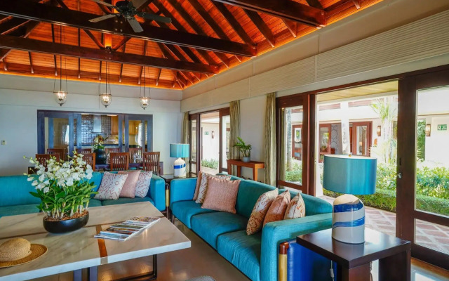Miskawaan Beachfront Villas