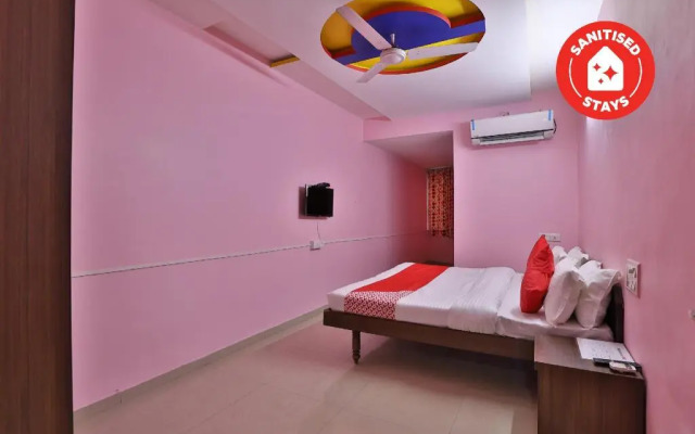 Radhesh Banquet Hall And Rooms By OYO Rooms