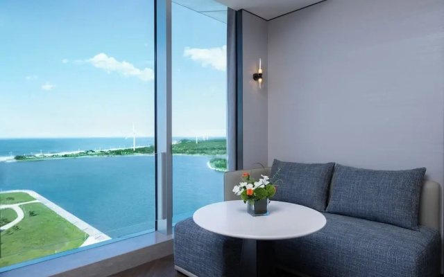 Crowne Plaza Weihai Binhai by IHG
