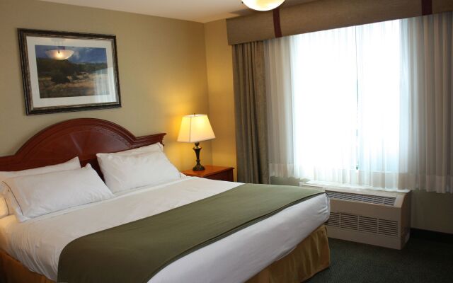 Holiday Inn Express & Suites Medicine Hat Transcanada Hwy 1, an IHG Hotel