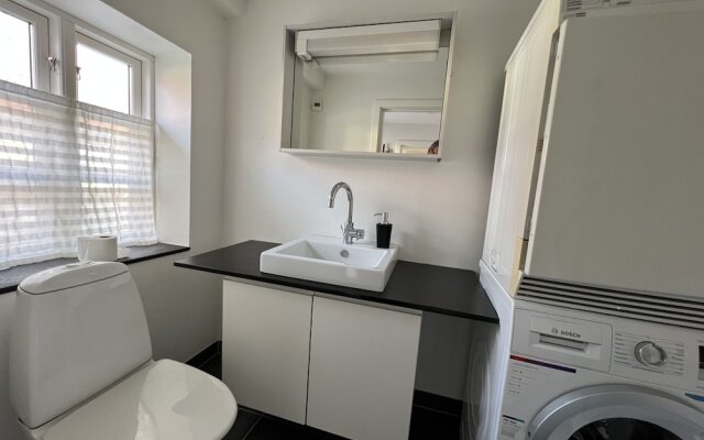 Lake View Apartment