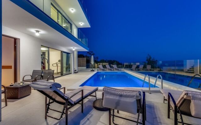 House Luxus Villa Arly