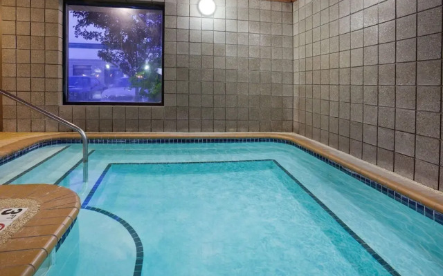 AmericInn Coon Rapids