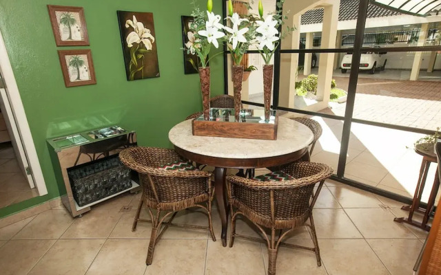 Entremares Residence