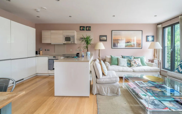 Superb Artists Flat w Free Parking