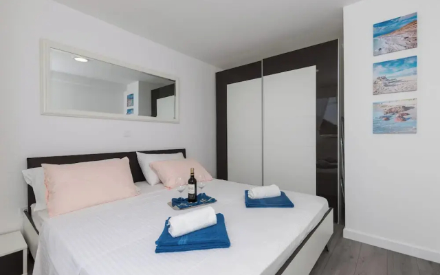 Apartment Semi