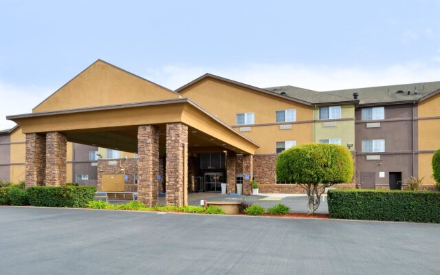 Holiday Inn Express Suites Watsonville, an IHG Hotel