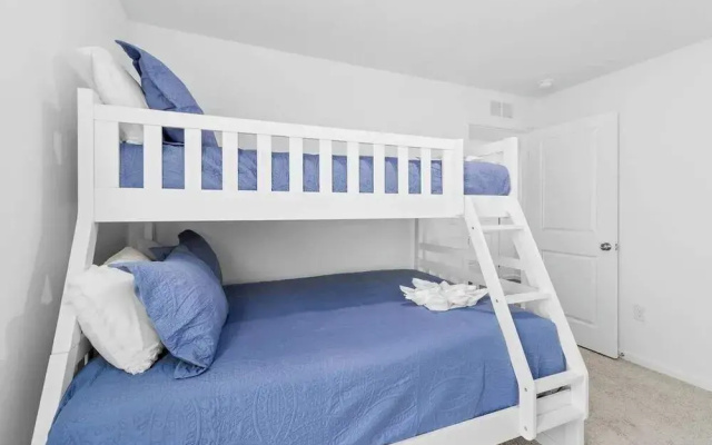 Springhill Retreat! 3 Bed, 2 Bath!