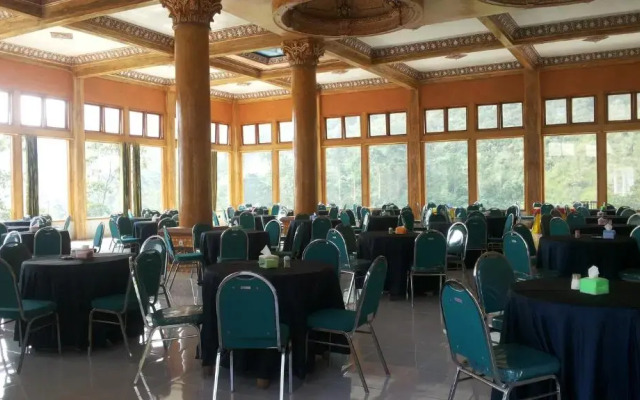 Nadia Hotel