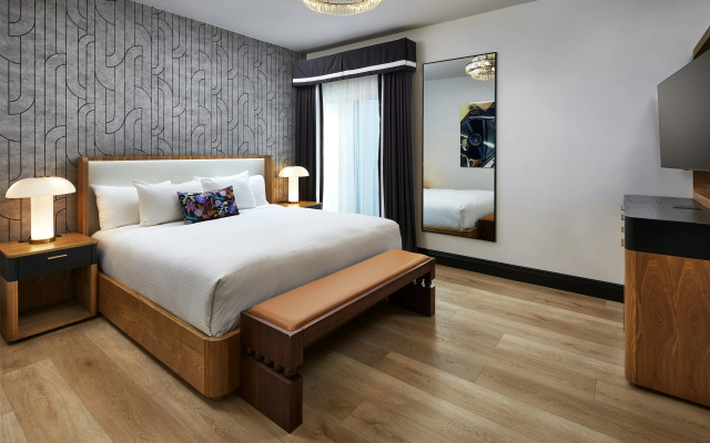 Elan Hotel