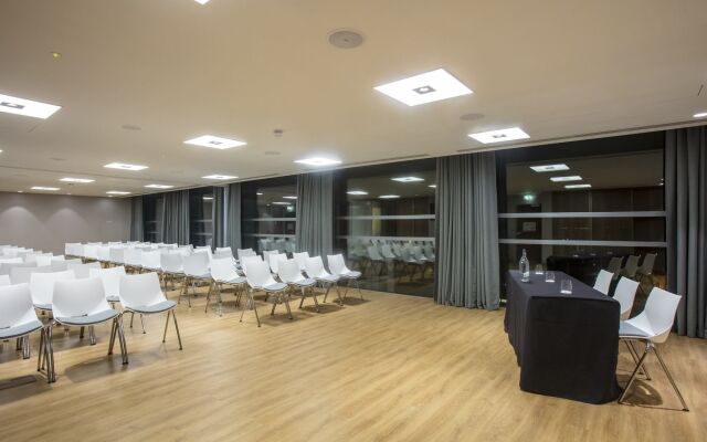 Courtyard by Marriott Edinburgh West