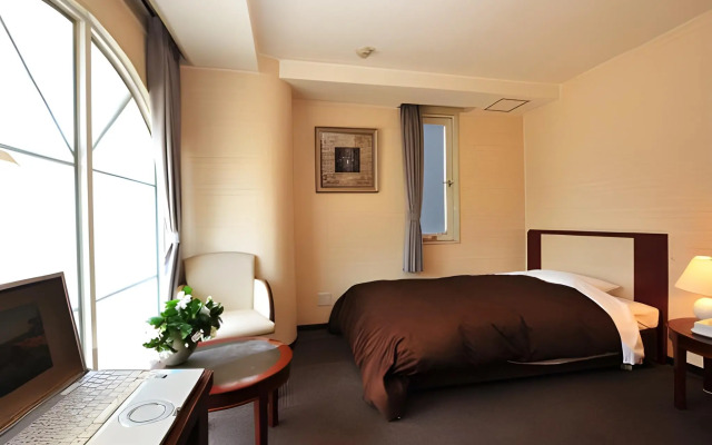 Grampus Inn Osaka Namba