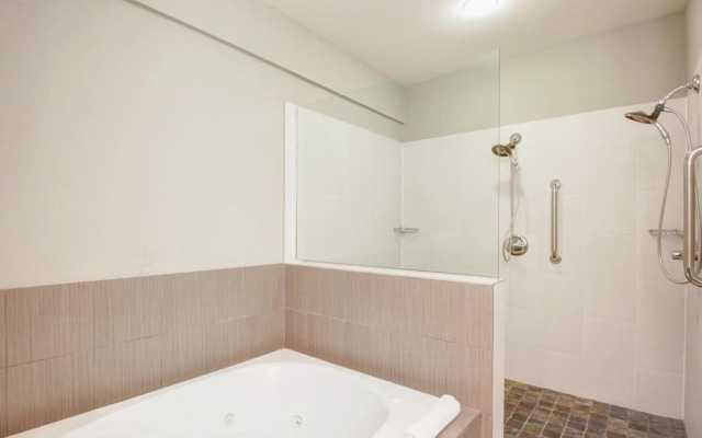 MainStay Suites North - Central York