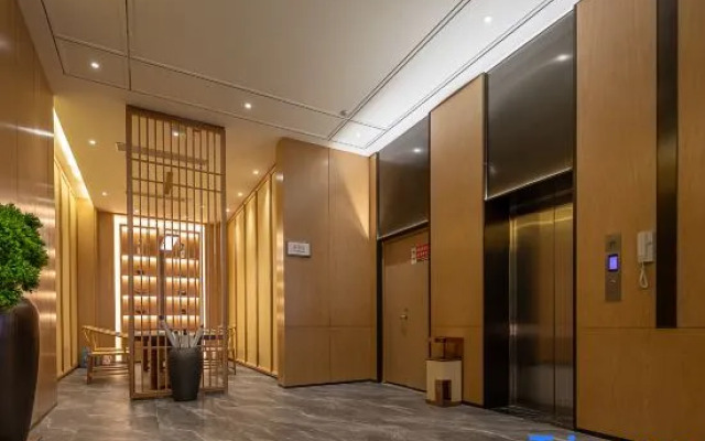 Soxiang Hotel SHotel (Huaiji Pedestrian Street)