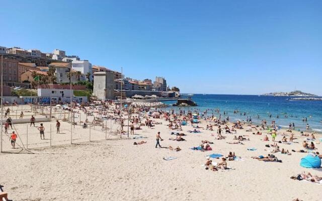 CATALANS-Air-conditioned, balcony 2 min walk Catalans Beach