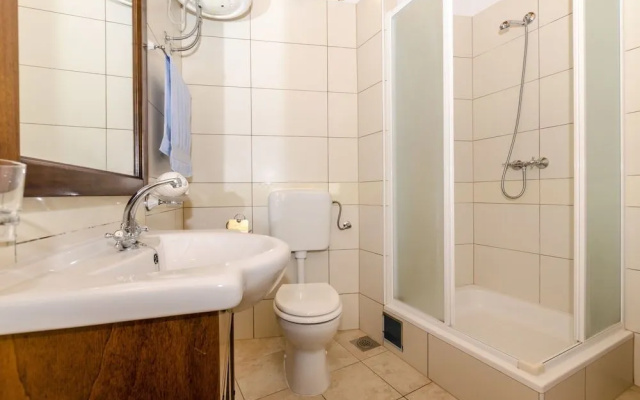 Apartments and Room Lucijo
