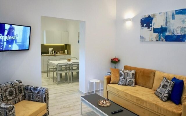 Lux Central Apt in Athens