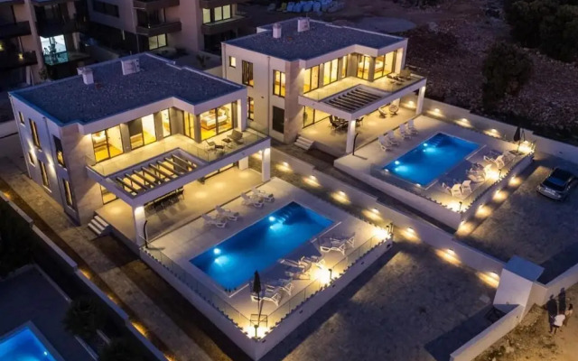 Luxury villas Paradise