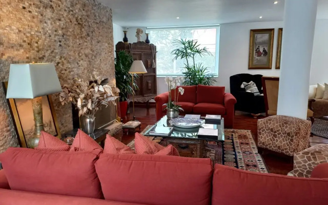Ana Frank Boutique Hotel