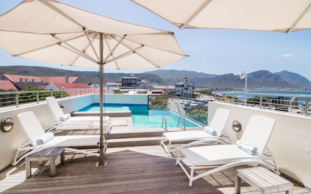 Harbour Square Hotel