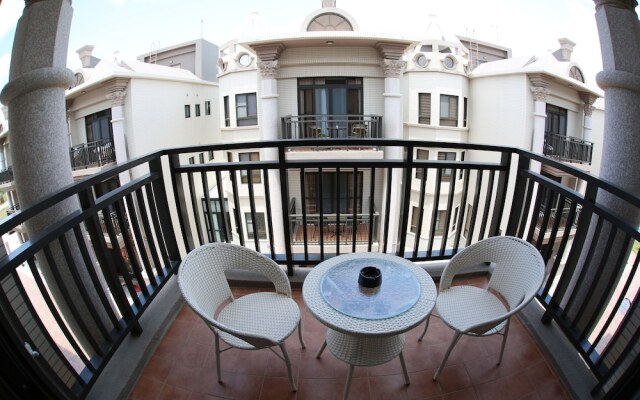 Starry Night Laurel Hotel