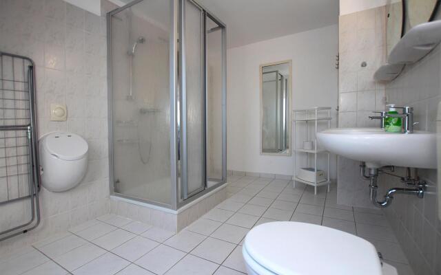 Flat in Klocksin with a garden