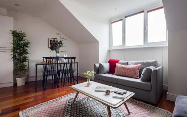 The Cromwell Road Escape - Modern & Central 1BDR Flat with Rooftop Terrace