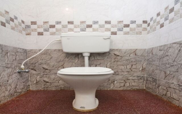 OYO 47565 Hotel Cm Residency