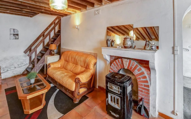 Traditional Holiday Home in Brinon sur Beuvron