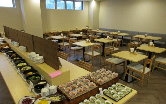 Y’s Hotel Shin - Osaka