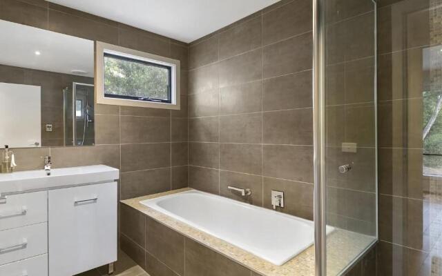 Paringa 15 Anglesea Beach House