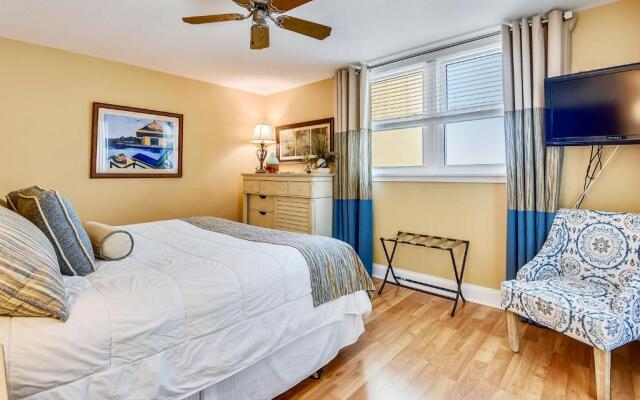 Pat's Paradise - 7030N