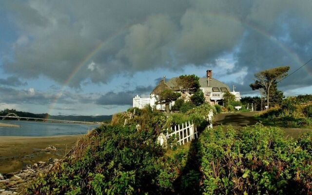 Cliff House Bed & Breakfast