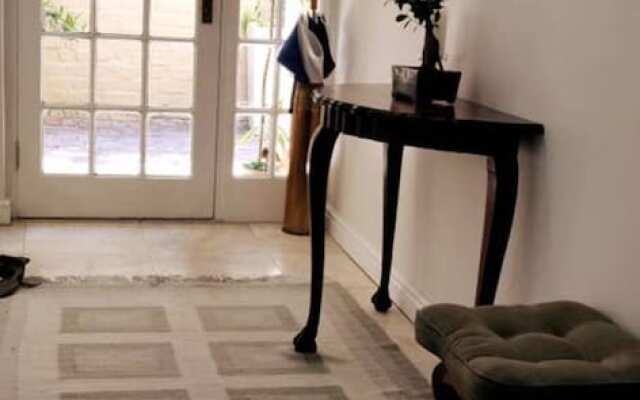 Leafy Hideaway House with Table Mountain Views