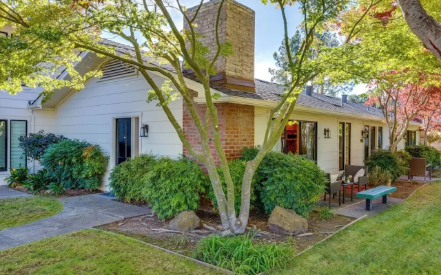 Serene Napa Retreat w/ Pool Access & Patio!
