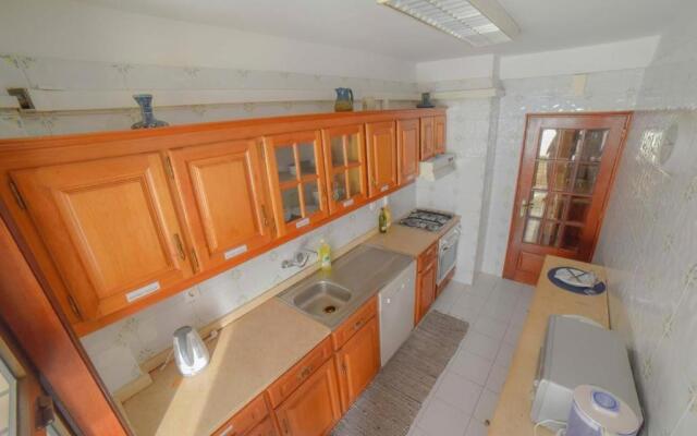 Quarto com 4 camas (Beliches+ 1 Sofá-cama)