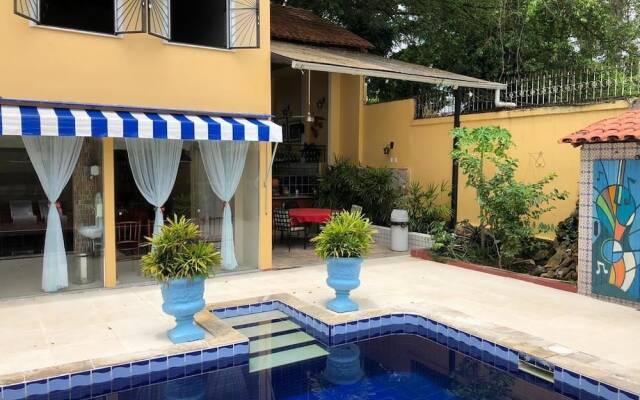 Chez Les Rois Guesthouse