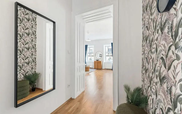 4ty3-Apartments Rochus-Market is calling