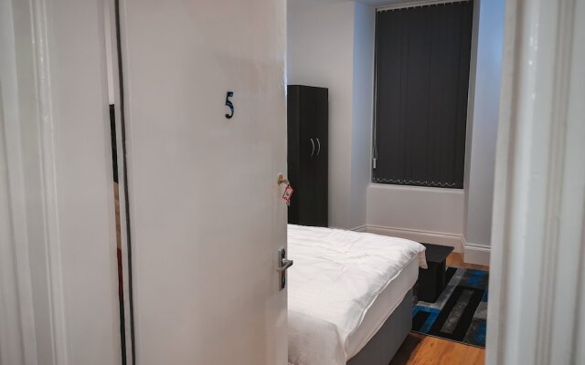 SH Apartments - Dixon Street