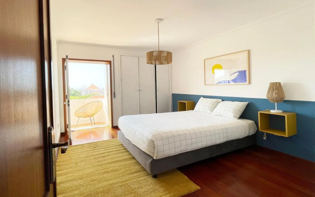 Yellow House Aveiro Free Netflix and garage