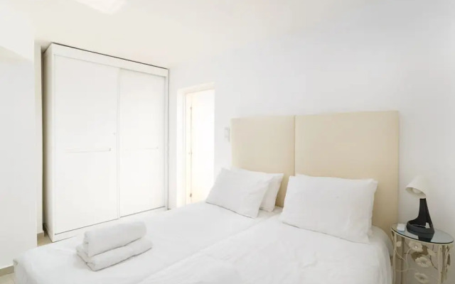 Penthouse with Panoramic View by FeelHome
