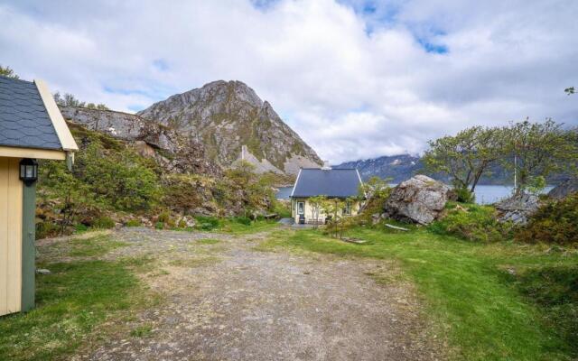 Sea-view house in Sund