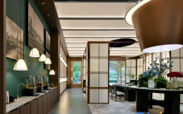 Manlian Hotel