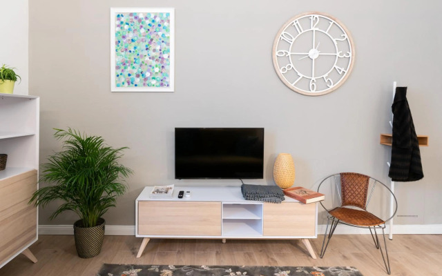 Living Walls Florence Apartments