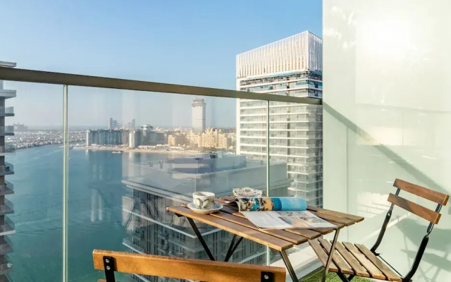 Manzil - Stylish 1BR in Emaar Beachfront
